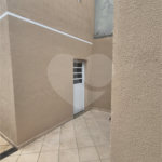 Sobrado à venda com 3 quartos, sendo 1 suíte, em Jardim Las Vegas, Santo André, SP