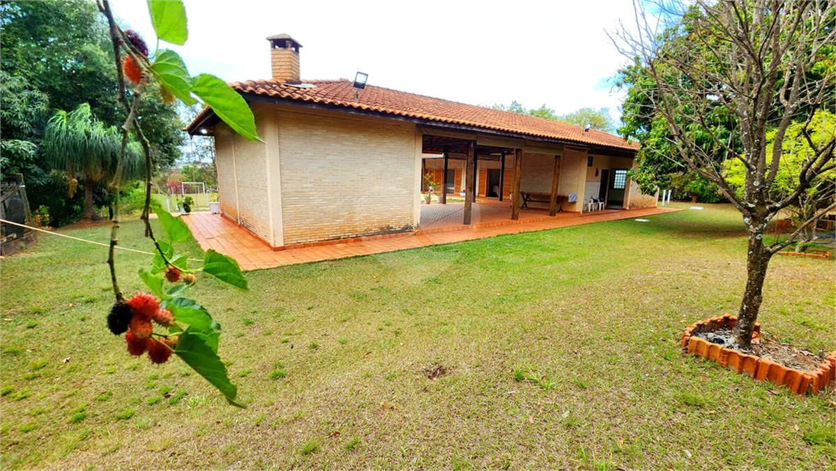 Chácara à venda com 3 quartos, sendo 1 suíte, em Chácara Flora Araraquara, Araraquara, SP