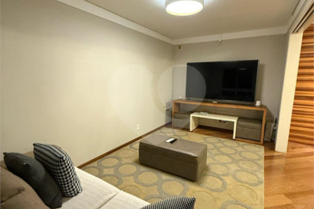 Casa à venda com 4 suítes no condomínio East Village, São Paulo - SP
