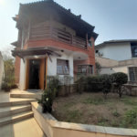 3 AMPLAS SUITES MAIS ECRITORIO MUITO VERDE E AMPLO QUINTAL