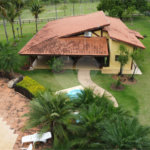 Casa à venda com 8 quartos, sendo 4 suítes, no condomínio Santa Filomena, Salto - SP
