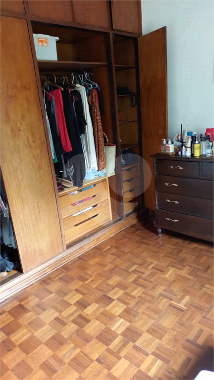 Casa à venda com 7 quartos, sendo 2 suítes, em Jardim Londrina, São Paulo, SP