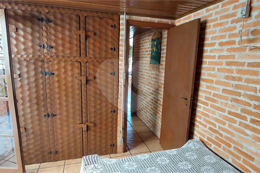 Casa à venda com 3 quartos, sendo 2 suítes, no condomínio Alpes de Caieiras, Caieiras - SP