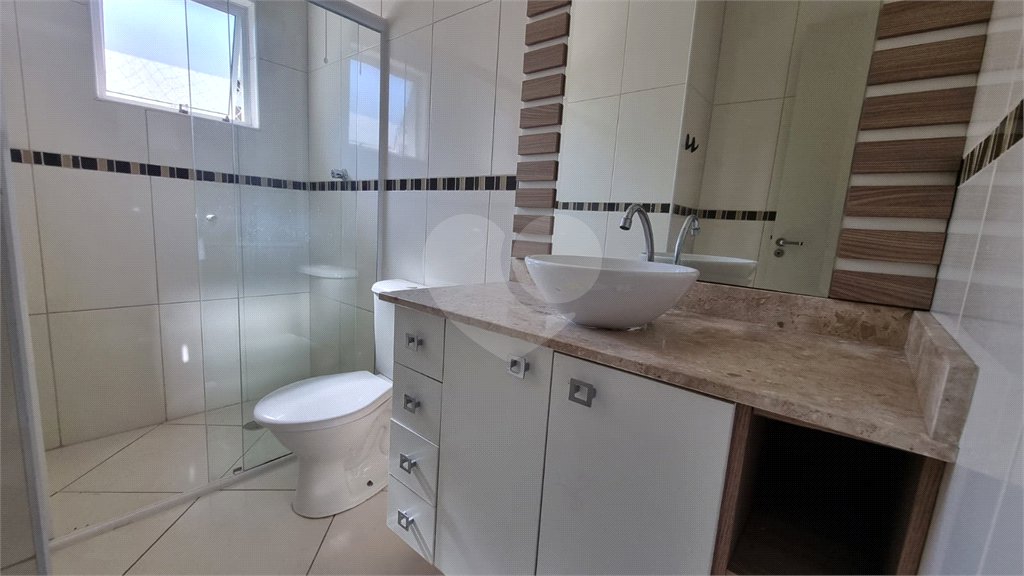 Casa à venda com 3 quartos, sendo 1 suíte,  no condomínio Rafaela I, São Paulo - SP