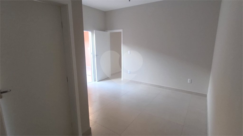 Casa à venda com 3 quartos, sendo 1 suíte, em Jardim dos Ipês, Salto, SP