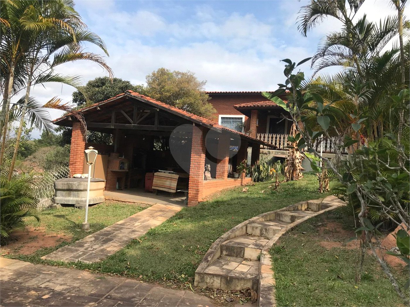 Chácara à venda com 4 quartos, sendo 1 suíte,  em Monterrey, Louveira, SP
