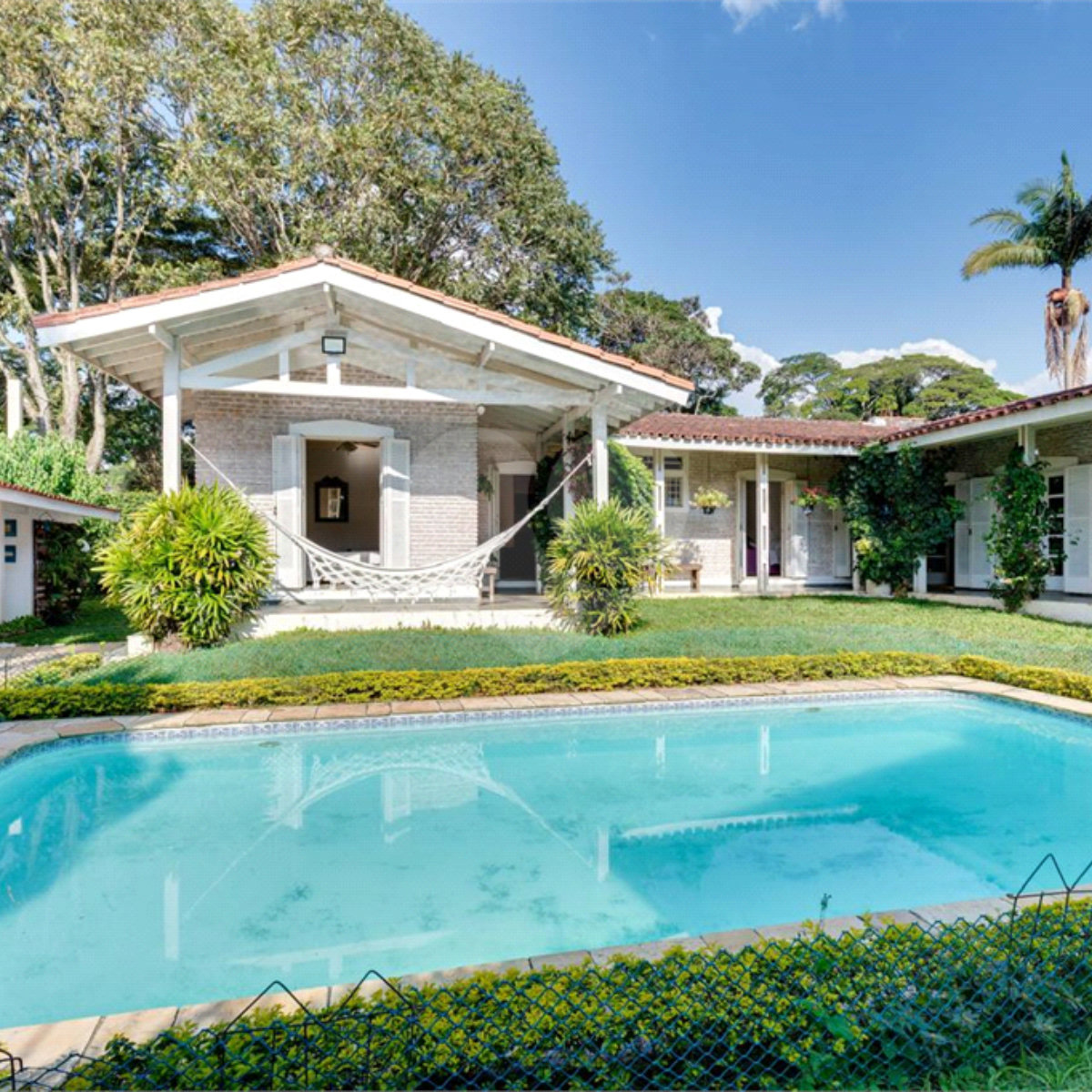 Casa Térrea à venda com 3 suítes em Interlagos, São Paulo, SP