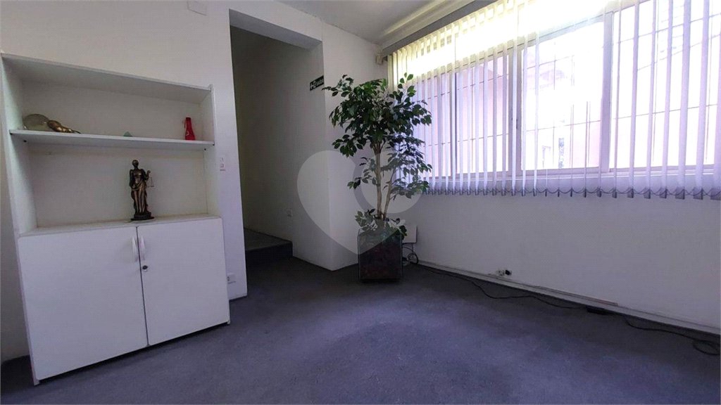 Casa à venda com 4 quartos, sendo 2 suítes,  em Vila Alexandria, São Paulo, SP