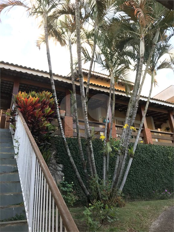 Casa à venda com 5 quartos, sendo 2 suítes,  em Jardim Maristela, Atibaia, SP