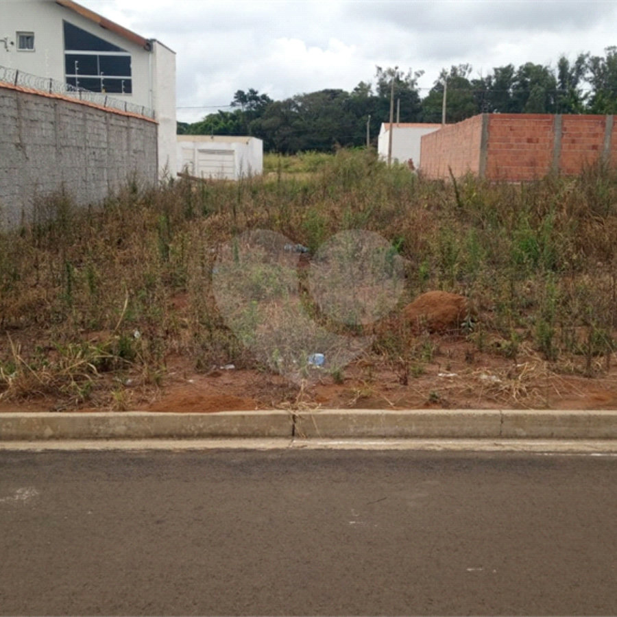 Lote no Jardim do Bosque, aceita financiamento ou aquisição de terreno e construção .