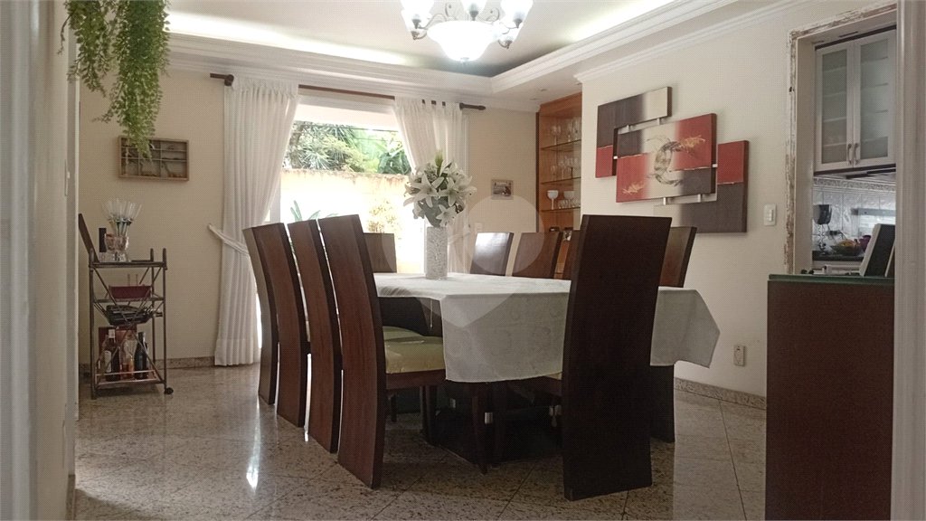 Casa à venda com 4 quartos, sendo 2 suítes, no condomínio Canamari, São Paulo - SP