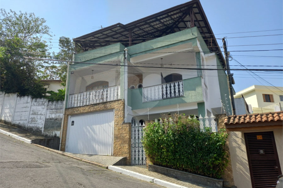 Sobrado à venda com 3 quartos, sendo 1 suíte, em Horto, São Paulo, SP