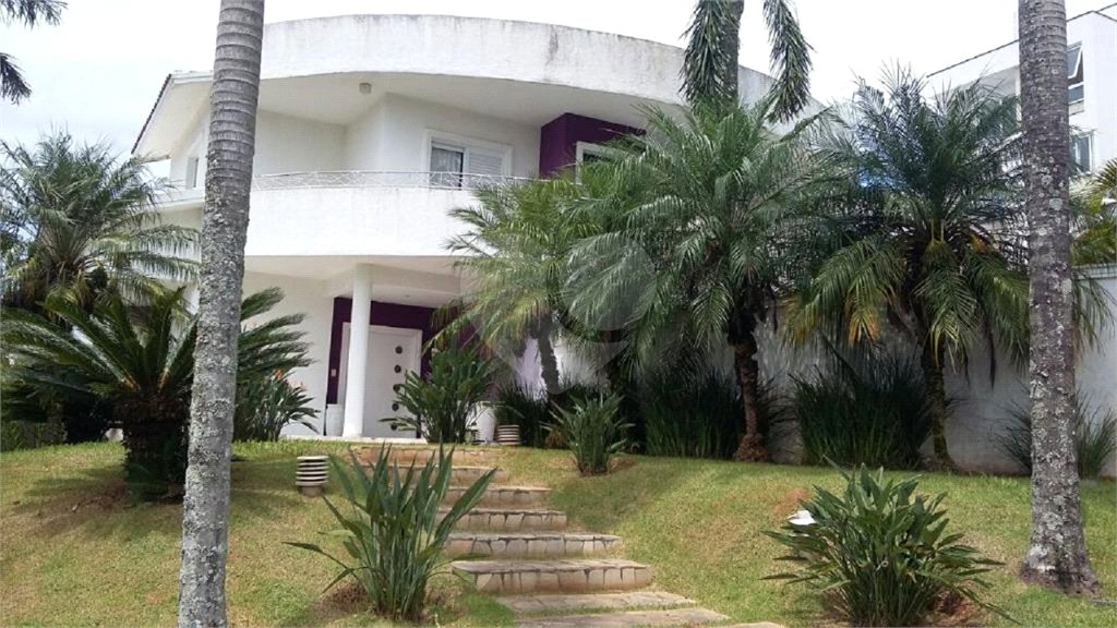 Casa à venda com 3 quartos, sendo 1 suíte,  no condomínio Aruã, Mogi das Cruzes - SP