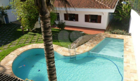 Casa Térrea à venda com 4 quartos, sendo 1 suíte,  em Tremembé, São Paulo, SP