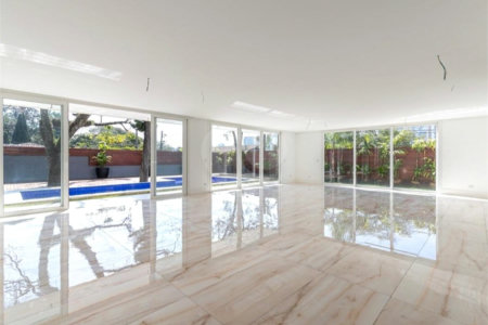 Casa à venda com 4 suítes no condomínio Porto Fino, São Paulo - SP