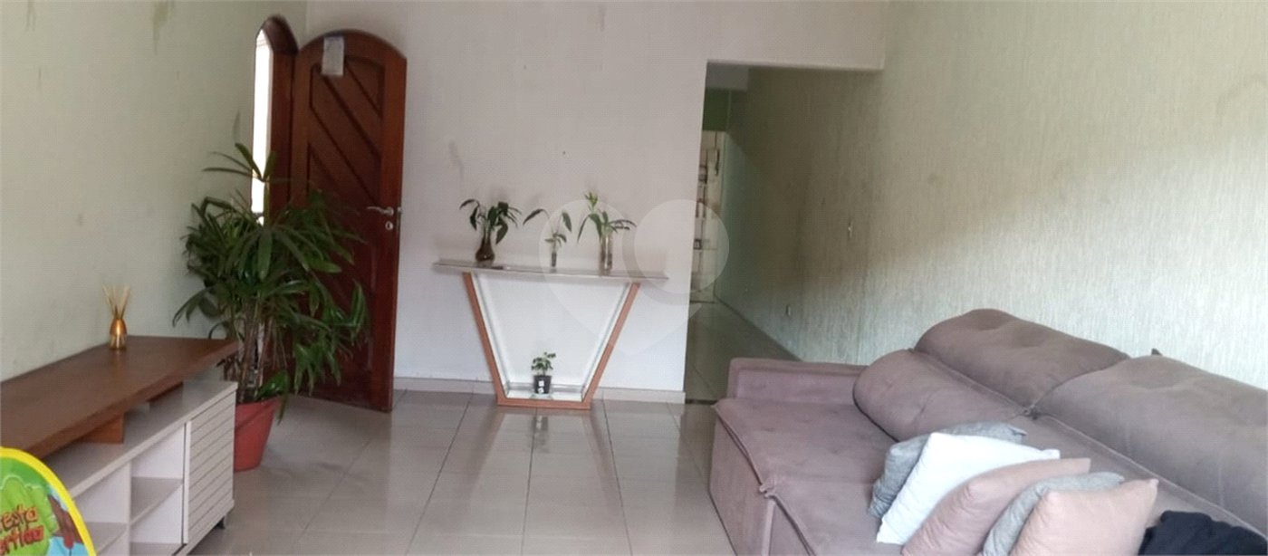 Casa à venda com 3 quartos, sendo 1 suíte,  em Jardim Valéria, Guarulhos, SP