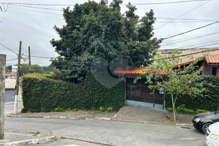 Casa à venda com 3 quartos em Parque Sonia, São Paulo, SP