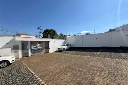 Apartamento á venda com 02 Dormitórios, em São Carlos.