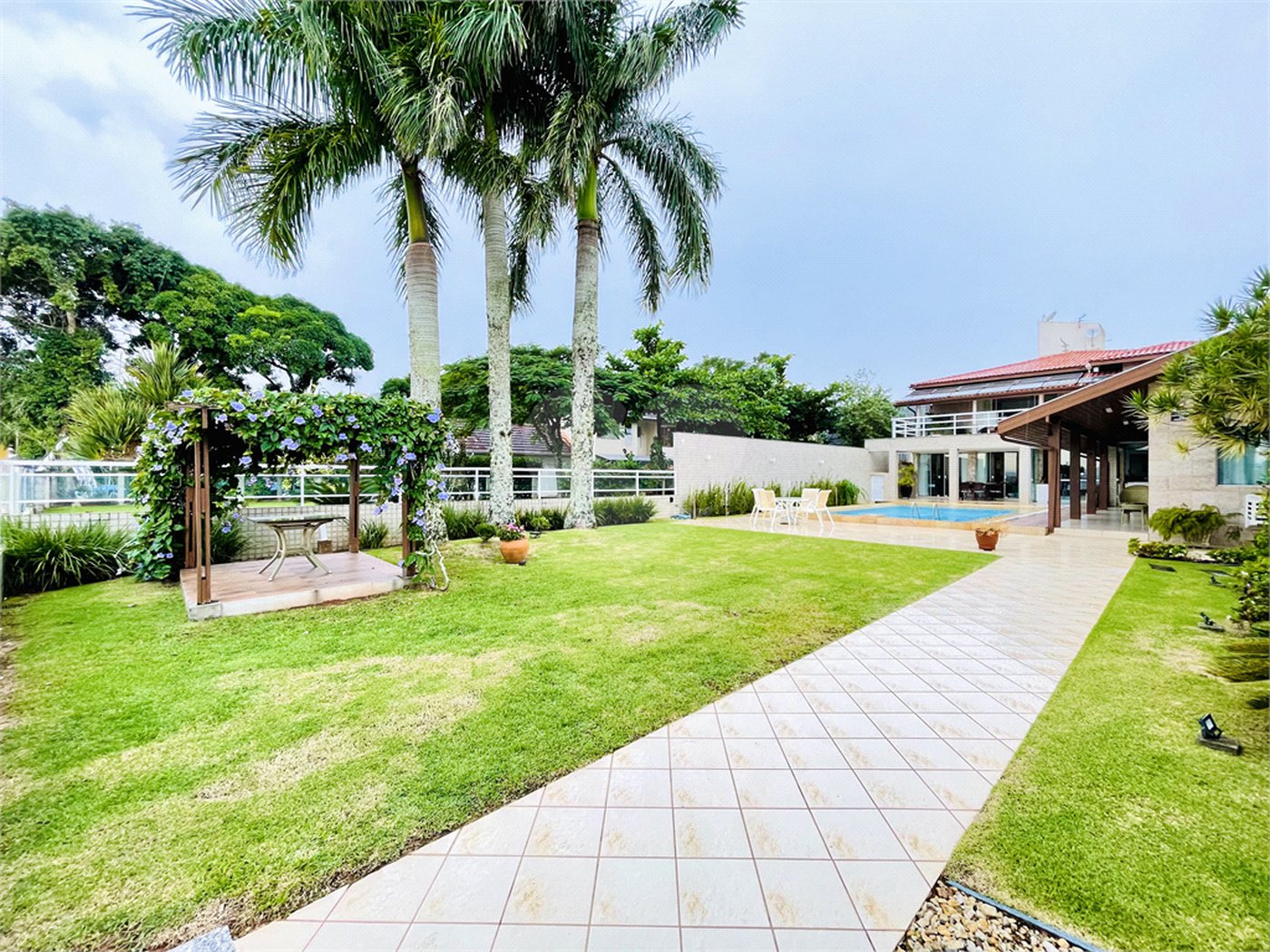 Casa à venda com 5 suítes no Centro, Porto Belo, SC