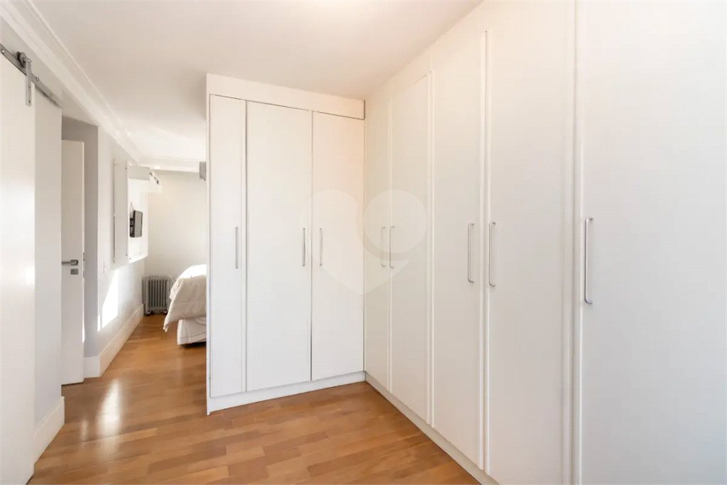 Apartamento à venda com 3 quartos, sendo 2 suítes, em Vila Olímpia, São Paulo, SP