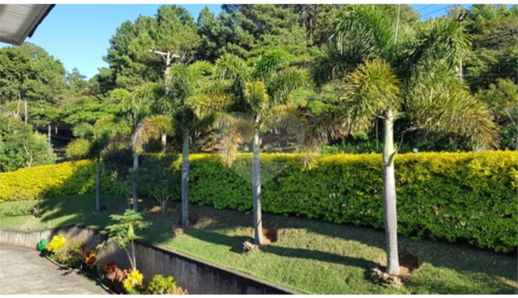 Casa à venda com 4 suítes no condomínio Monte Samkhya, Serra Negra - SP