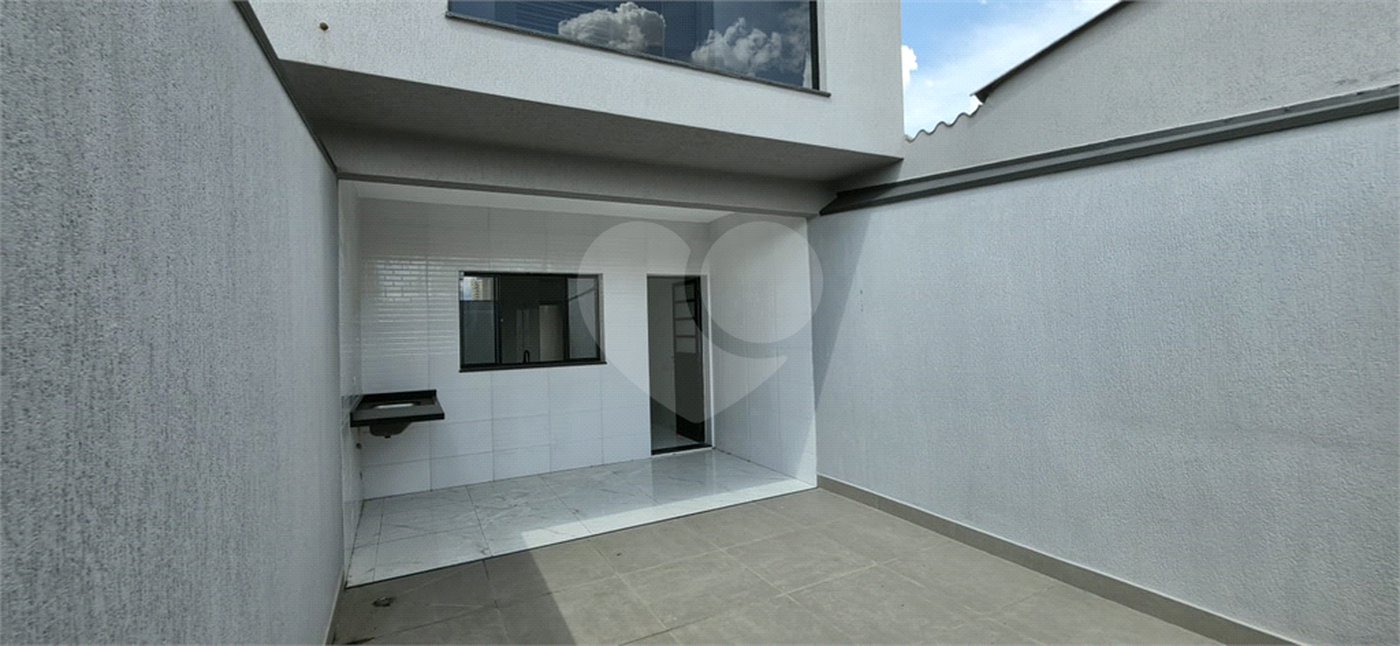 Sobrado à venda com 3 quartos, sendo 1 suíte, em Vila Bonilha, São Paulo, SP