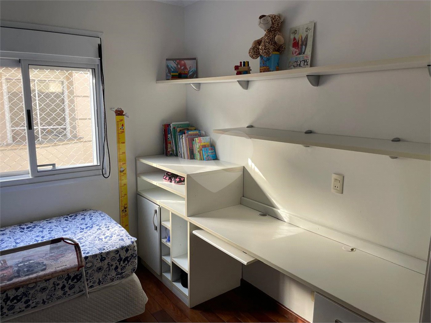 Casa à venda com 3 quartos, sendo 1 suíte, no condomínio Residencial Via Veneto, São Paulo - SP