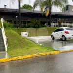 Casa à venda ou para alugar com 3 suítes no condomínio Villa Real, Bragança Paulista - SP