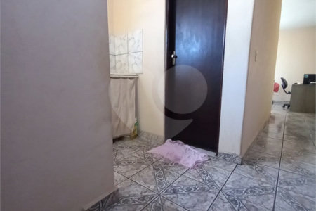 Sobrado com 3 dormitórios.