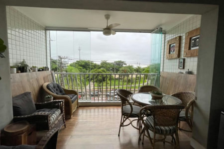 Apartamento com 3 dormitórios frente a praia à venda, 161 m² por R$ 2.200.000 - Gonzaga - Santos/SP