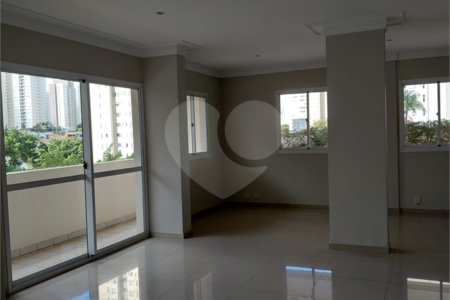 Apartamento à venda com 3 quartos, sendo 1 suíte, em Vila Sofia, São Paulo, SP