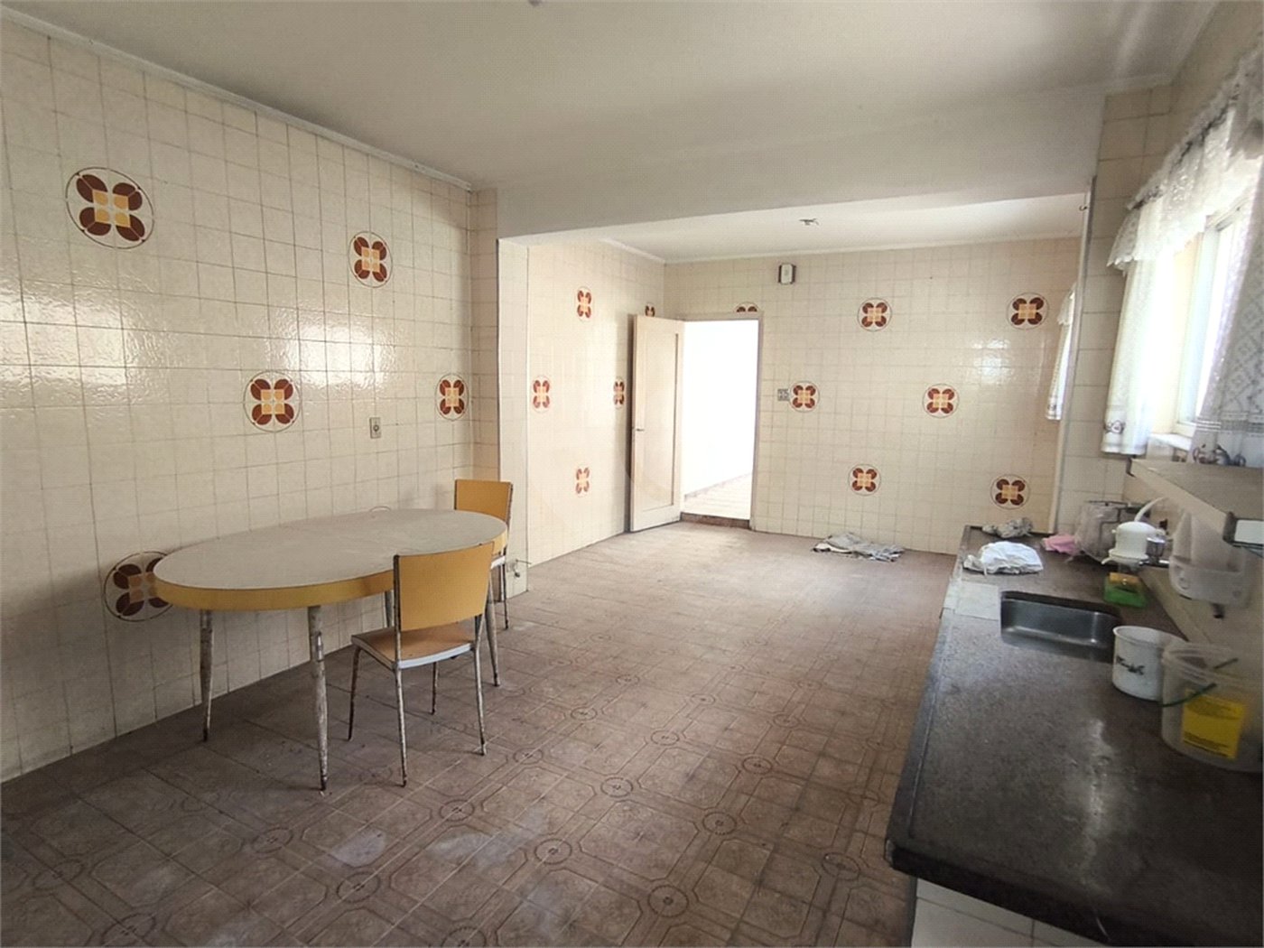 Sobrado à venda com 3 quartos, sendo 1 suíte, em Tremembé, São Paulo, SP