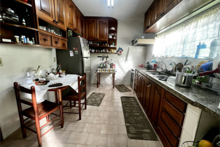 Casa à venda com 5 quartos, sendo 1 suíte,  em Vila Rosa, Itapetininga, SP