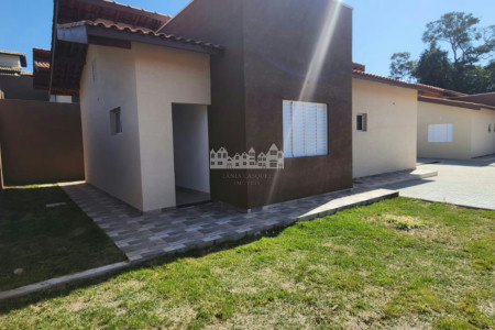Casa à venda ou para alugar com 2 suítes no condomínio Serra Verde, Atibaia - SP