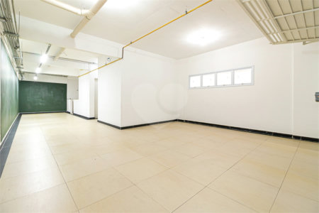 Casa à venda com 4 quartos, sendo 2 suítes, no condomínio Vila das Andorinhas, São Paulo - SP