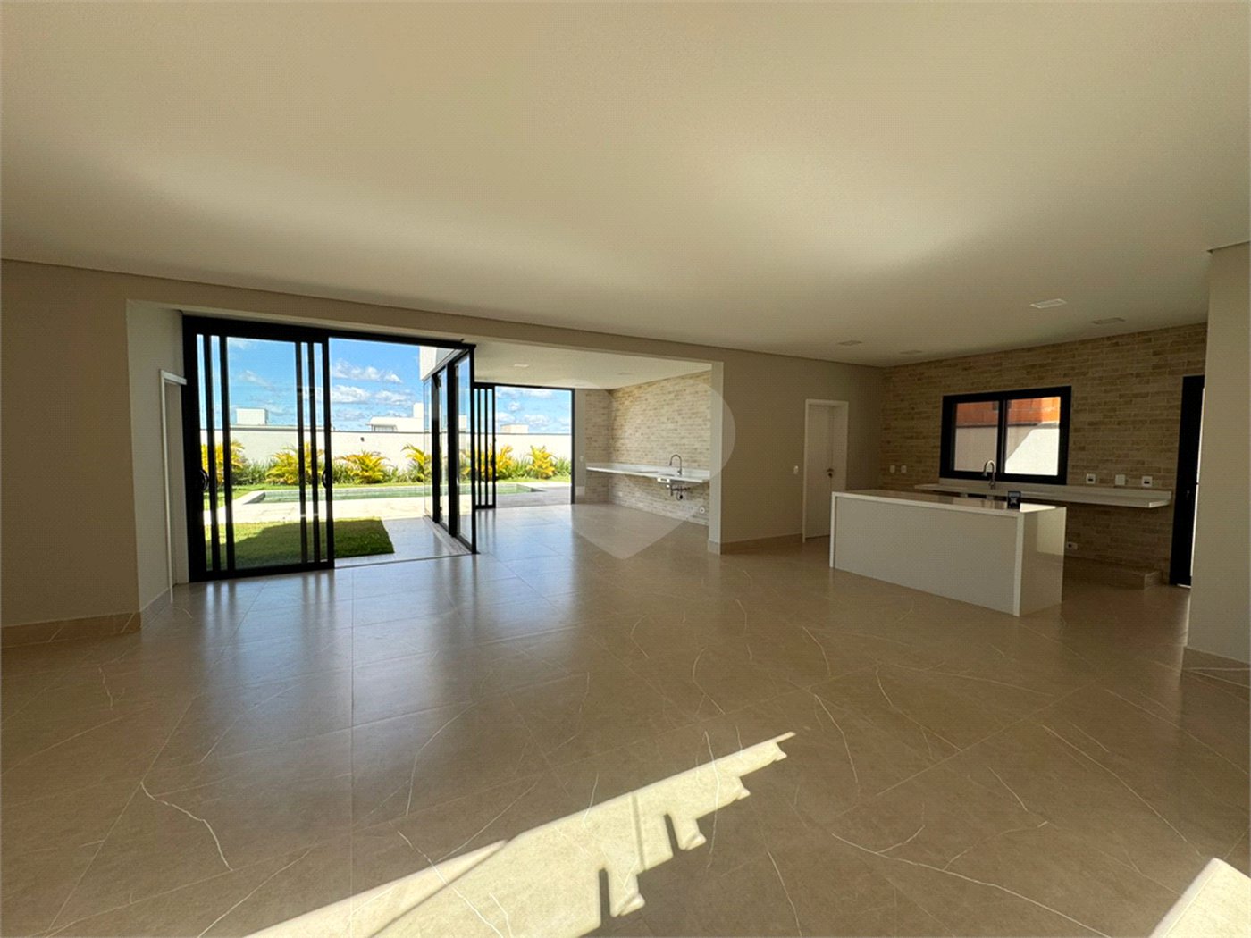 Casa à venda com 4 suítes no condomínio Villas do Golf, Itu - SP
