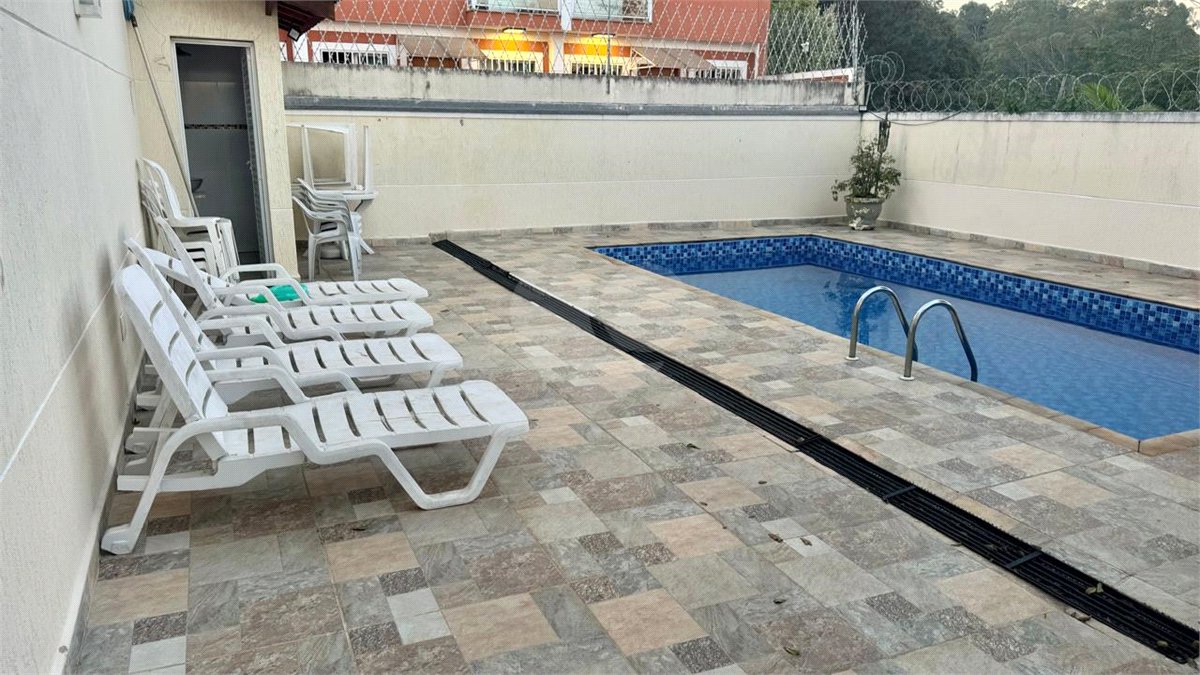 Casa à venda com 2 suítes no condomínio Residencial Real North Pedro, São Paulo - SP