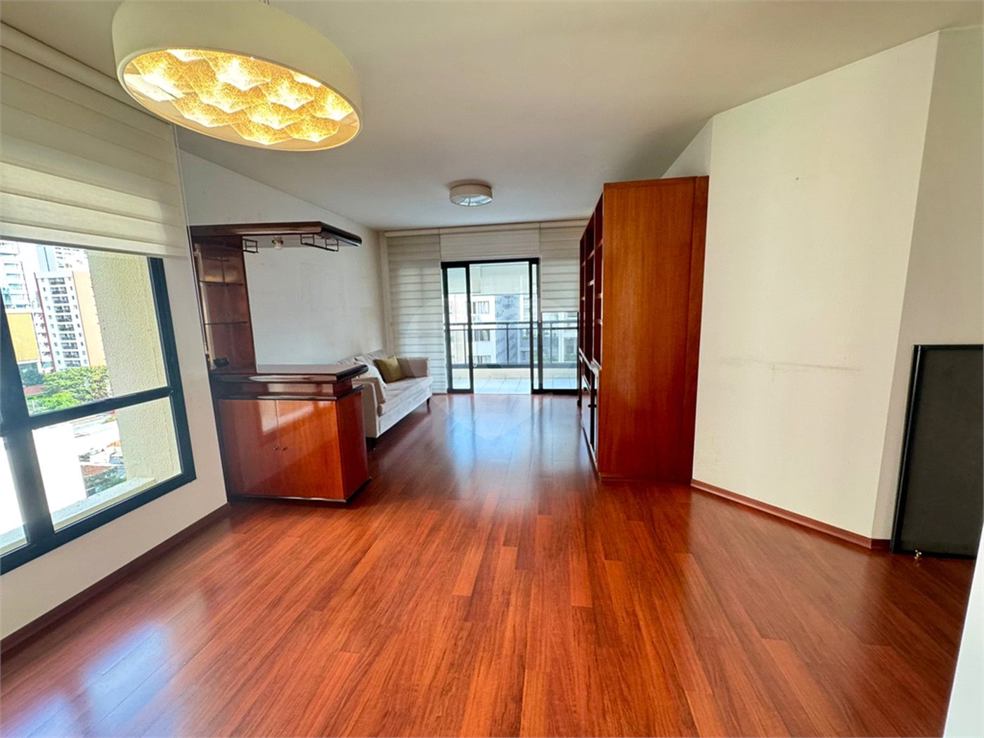 Apartamento à venda com 4 quartos, sendo 2 suítes,  em Pinheiros, São Paulo, SP