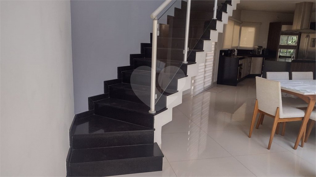 Casa à venda com 3 quartos, sendo 1 suíte, no condomínio Residencial Bouganville, Araraquara - SP