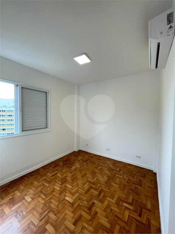 Apartamento à venda com 3 quartos, sendo 1 suíte, em Vila Mariana, São Paulo, SP