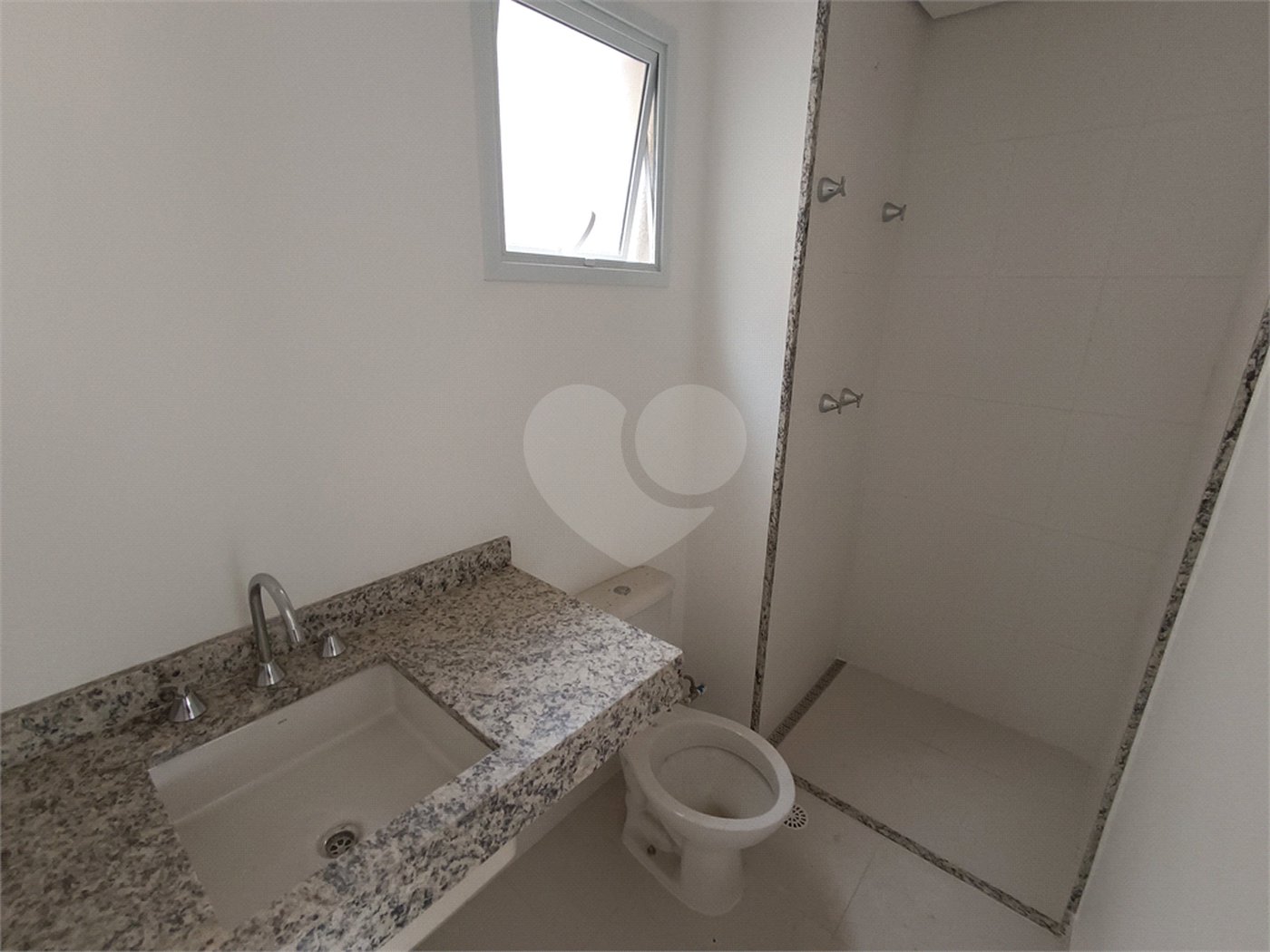 Apartamento à venda com 2 quartos, sendo 1 suíte, em Bairro do Cambará, São Roque, SP