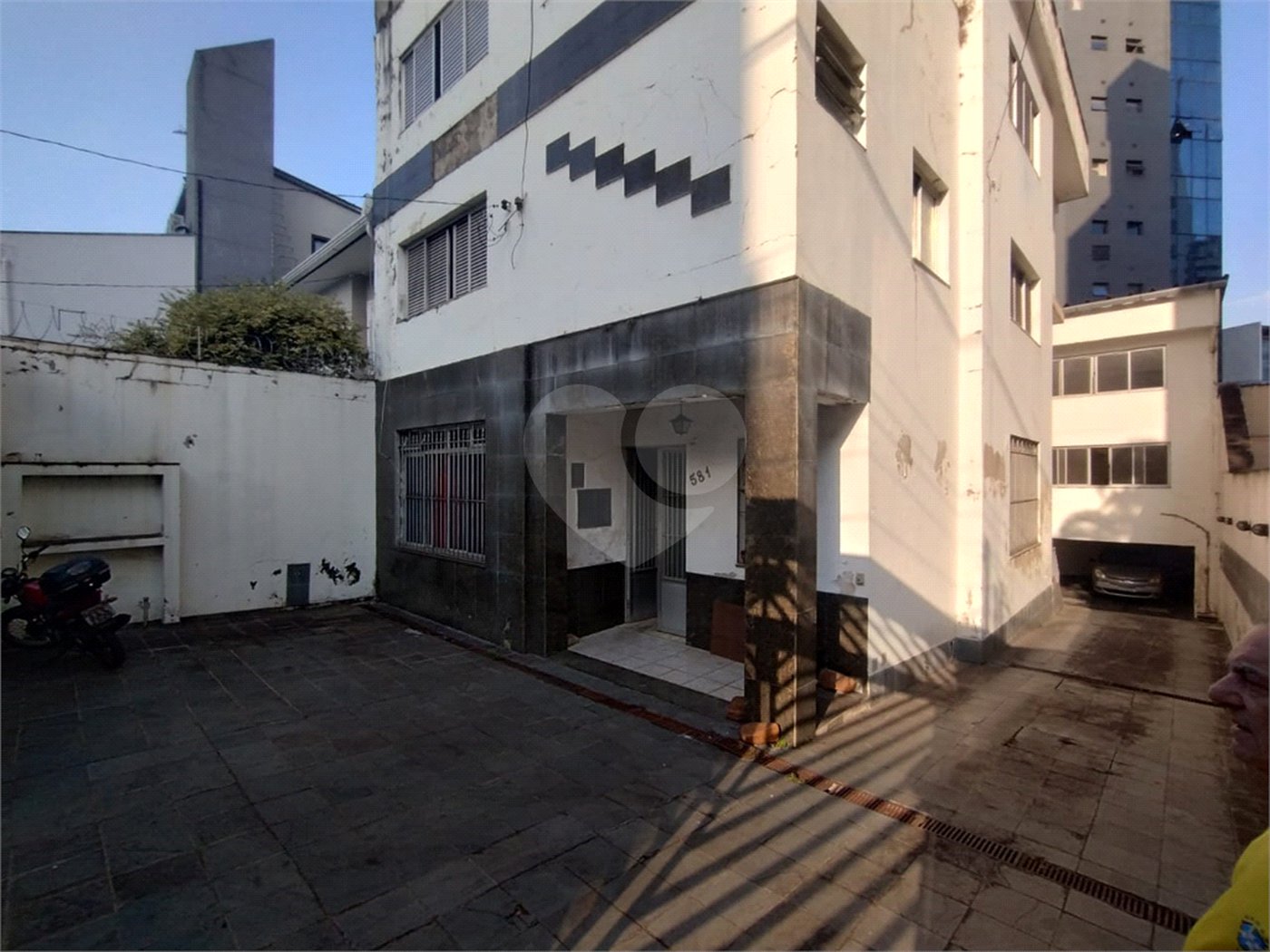 Sobrado à venda com 7 quartos, sendo 6 suítes, em Aclimação, São Paulo, SP