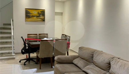 Sobrado à venda com 3 quartos, sendo 1 suíte, em Vila Gumercindo, São Paulo, SP
