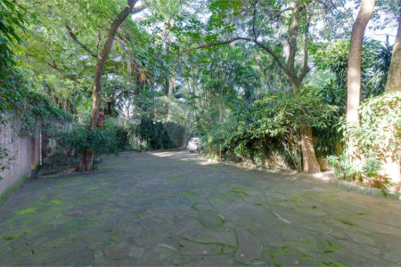 Casa Térrea à venda com 5 quartos, sendo 2 suítes, em Alto da Boa Vista, São Paulo, SP