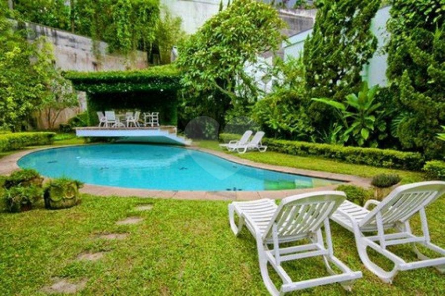 Casa à venda ou para alugar com 5 suítes em Jardim São Bento, São Paulo, SP