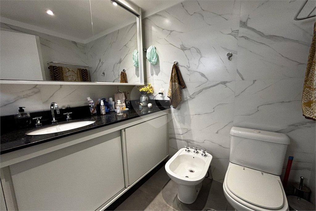 Apartamento para alugar com 3 suítes em Vila Romana, São Paulo, SP
