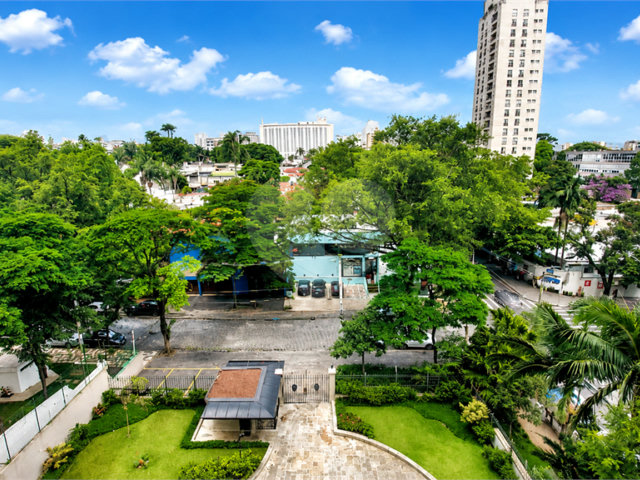 Apartamento à venda com 4 quartos, sendo 1 suíte,  em Alto da Boa Vista, São Paulo, SP