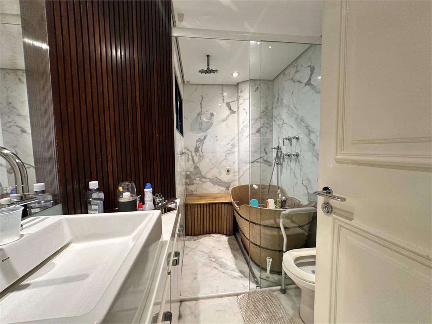 Apartamento à venda com 4 quartos, sendo 3 suítes,  em Vila Andrade, São Paulo, SP