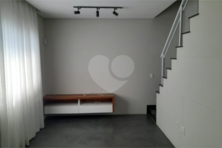 Casa à venda com 2 suítes no condomínio Residencial Matos, São Paulo - SP