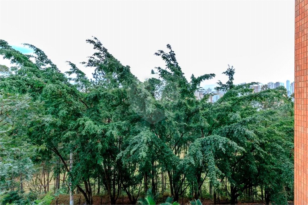Apartamento à venda com 4 quartos, sendo 2 suítes, em Paraíso do Morumbi, São Paulo, SP